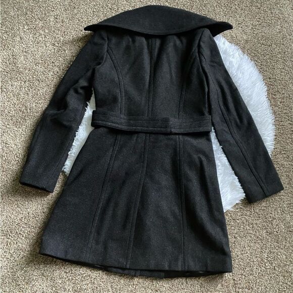 United Colors of Benetton Wool Coat Belted Lined Size 40 Womens US Size 4 - Picture 2 of 10